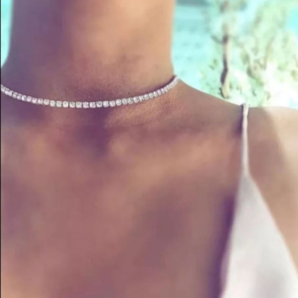 MODA ME COUTURE Jewelry - Rhinestone Choker